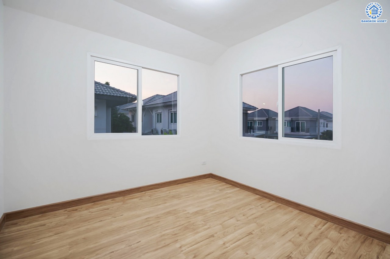 บ้านเดี่ยวมือสองนนทบุรี โครงการ ชัยพฤกษ์ ปิ่นเกล้า-กาญจนาฯ ถนนเมน วิวสวย หลังมุม จากแบรนด์คุณภาพ LH เนื้อที่ 75.8 ตร.ว. ฟังก์ชัน 3 ห้องนอน 3 ห้องน้ำ 1 ห้องอเนกประสงค์ จอดรถได้ 2 คัน บนทำเลศักยภาพ ใกล้เซ็นทรัลเวสต์เกต ทางด่วน "กาญจนาภิเษก" รถไฟฟ้าสายสีม่วง "สถานีตลาดบางใหญ่"